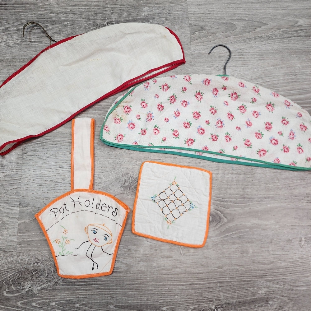 4 Pc VINTAGE Hanger Covers and Pot Holder and Basket